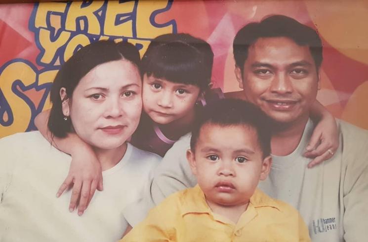 Potret masa muda ibu Prilly Latuconsina (Instagram/@ullydjulita02)