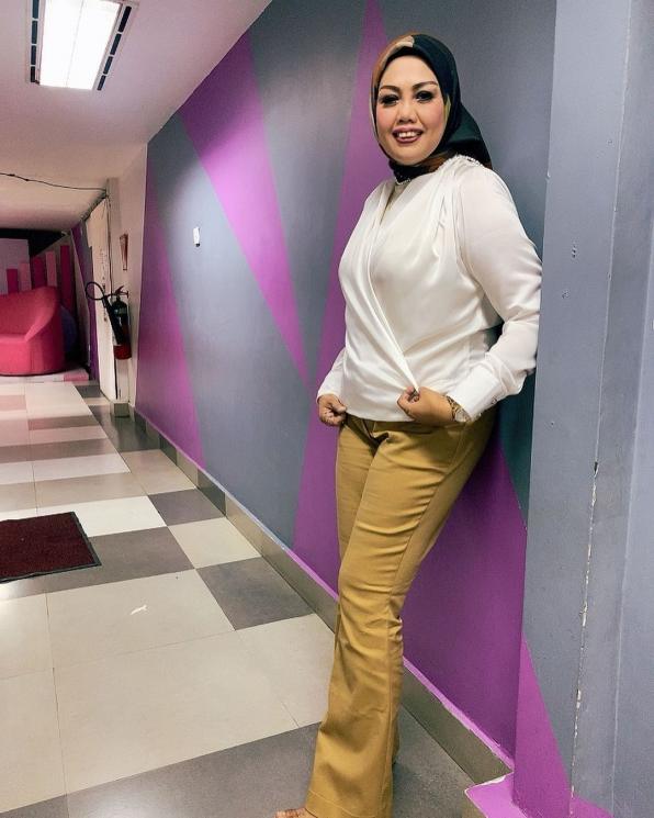 Potret Penampilan Baru Elly Sugigi (Instagram/@ellysugigi_real_)