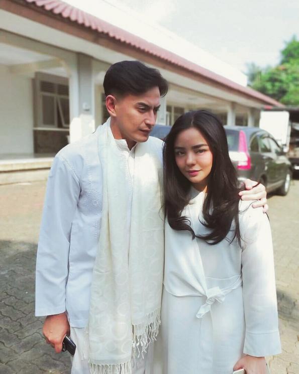 Potret mesra Gita Sinaga dan Habibi Hood (Instagram/@habibihood)