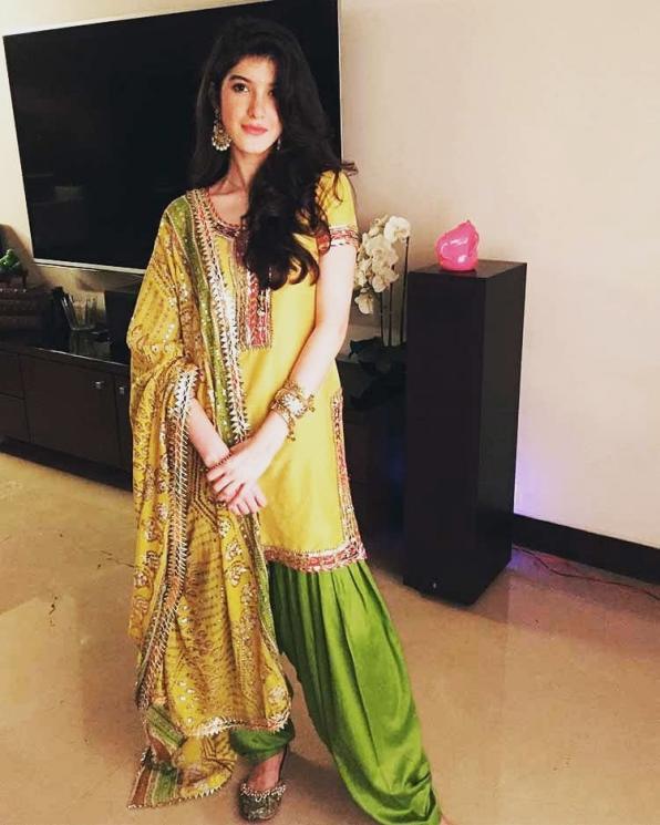 Potret Anak Artis Bollywood. (Instagram/shanaya.kapoor19)
