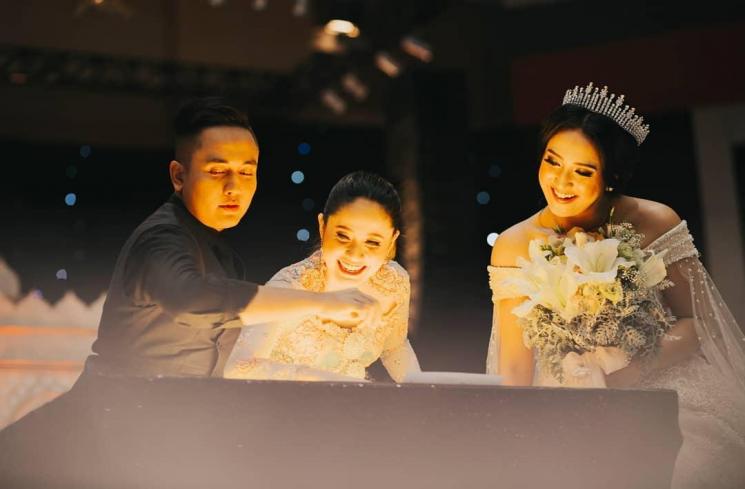 Potret Vina Candrawati istri Denny Darko. (Instagram/@vinacandrawati)