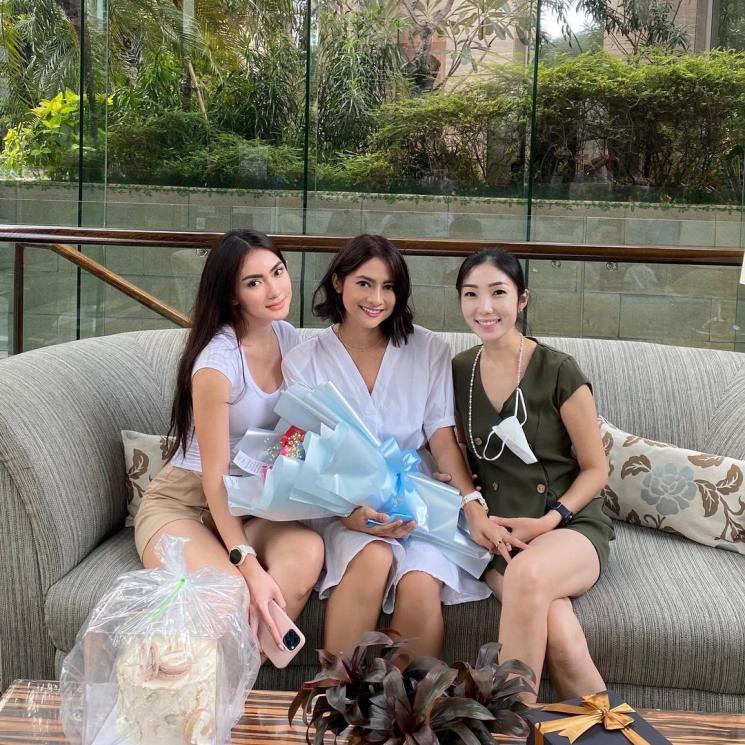 Momen ultah Rini Yulianti (Instagram/@riniyulianti)