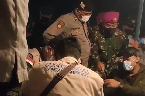 Viral video pedangan bentak polisi. (Instagram)