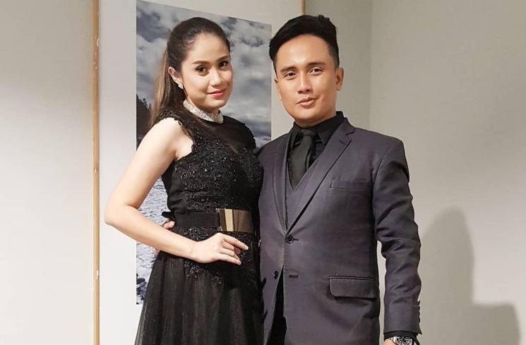 Potret Vina Candrawati istri Denny Darko. (Instagram/@vinacandrawati)