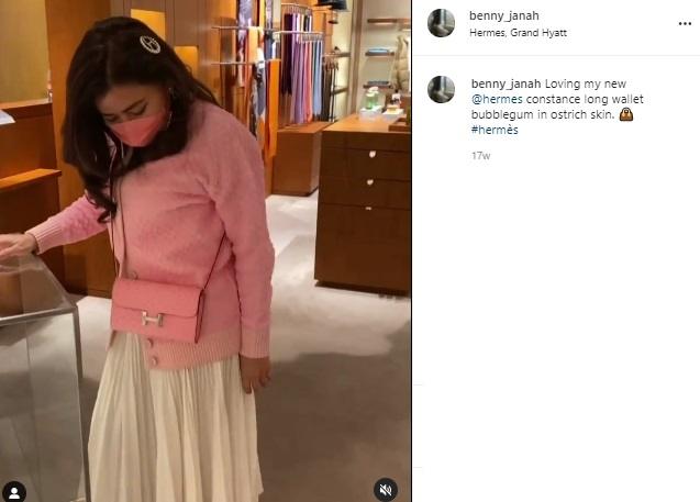 Gaya mewah asisten pribadi Hotman Paris (Instagram/@benny_janah)