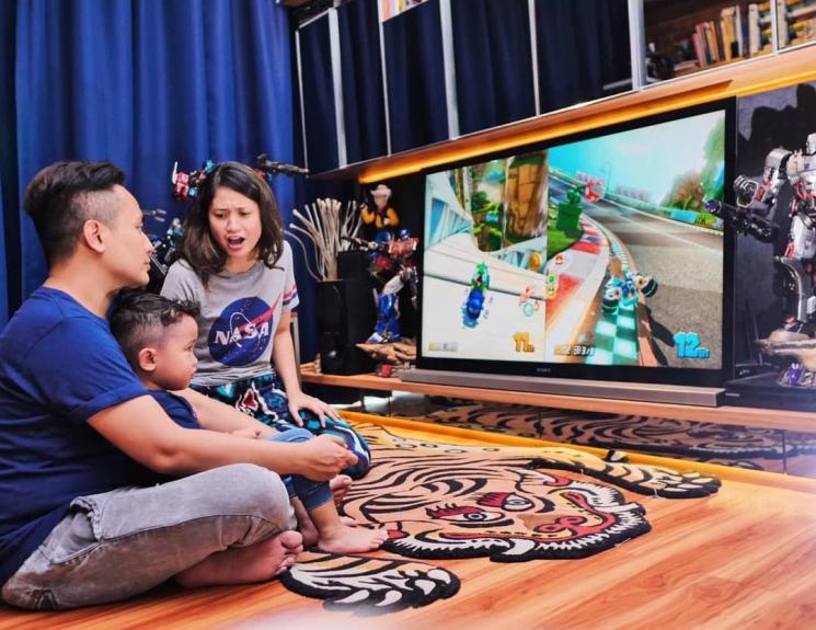 Potret Vina Candrawati istri Denny Darko. (Instagram/@vinacandrawati)