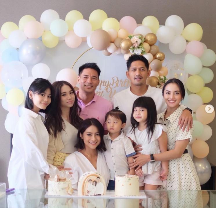 Momen ultah Rini Yulianti (Instagram/@riniyulianti)
