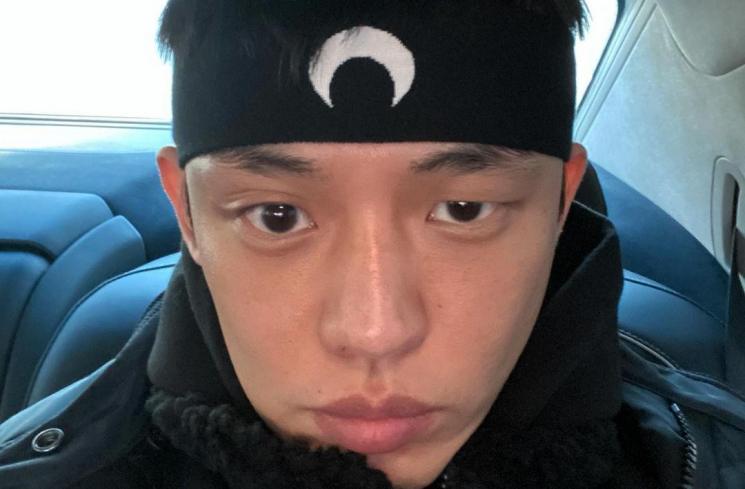 Yoo Ah In (Instagram/@hongsick)