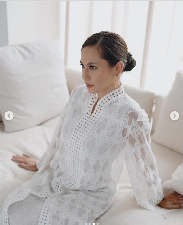 Gaya Pevita Pearce ke nikahan adik Arsyah (Instagram/@pevpearce)