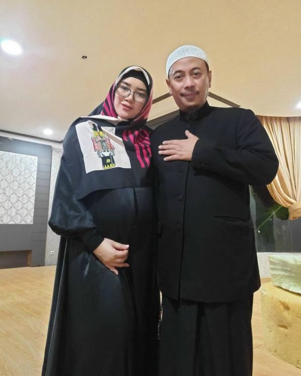 Potret Kemesraan Opick Dan Bebi Silvana. (Instagram/bebi.silvana)