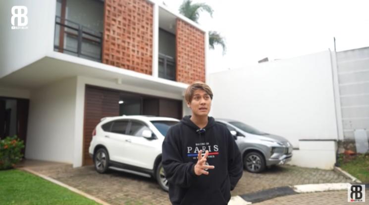 Potret Rumah Rizky Billar (YouTube/Rizky Billar)