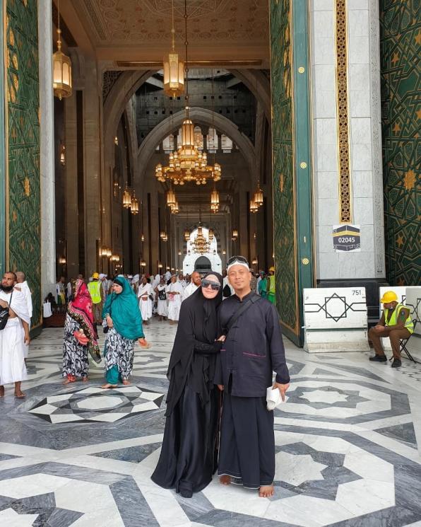 Potret Kemesraan Opick Dan Bebi Silvana. (Instagram/bebi.silvana)