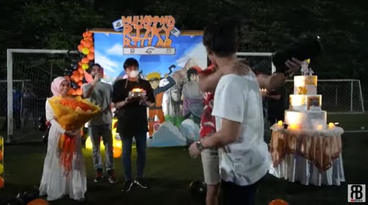 Potret Surprise Ultah Rizky Billar (YouTube/Rizky Billar)