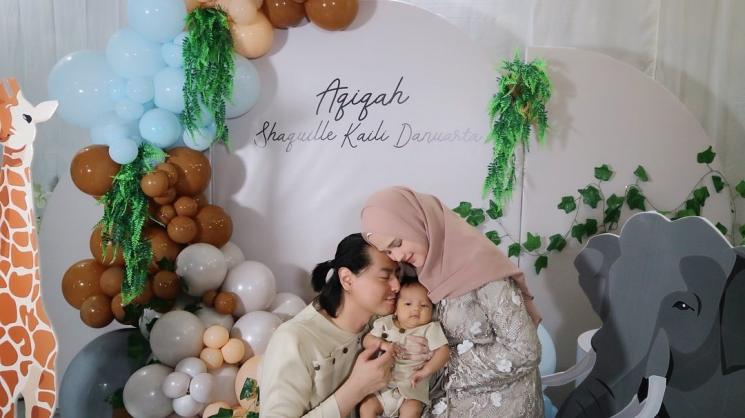 Momen Akikah Anak Pertama Seleb. (Instagram/cutratumeyriska)
