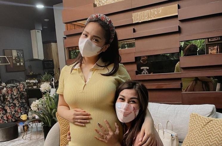 Nagita Slavina pamer baby bump. (Instagram/@nissyaa)