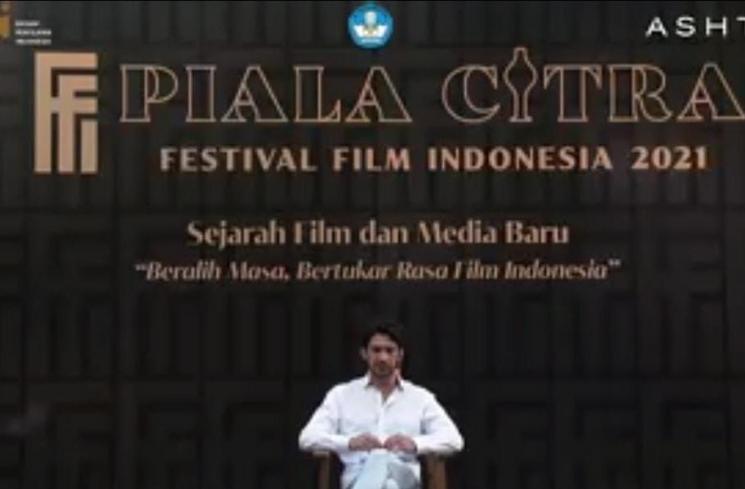 Reza Rahadian di Konferensi Pers FFI secara virtual, Kamis (15/7/2021) (MataMata.com/Rena Pangesti)