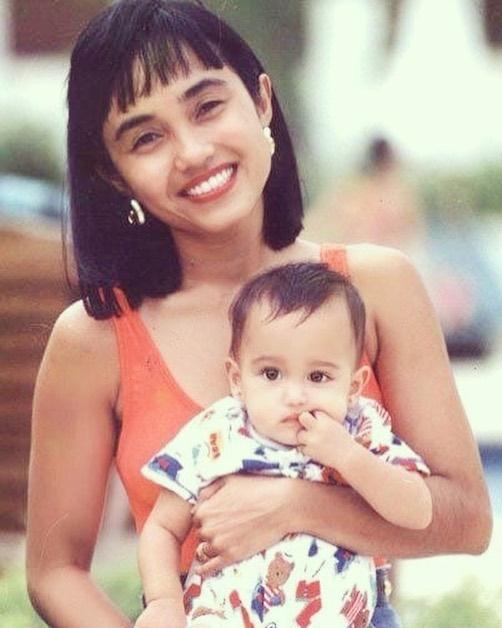 Potret Masa Muda Ibunda Cinta Laura (Instagram/@herdianak)