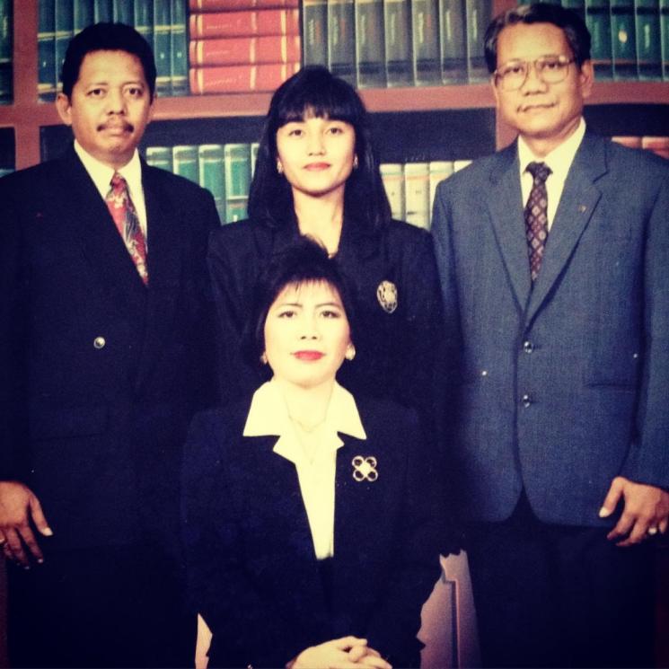 Potret Masa Muda Ibunda Cinta Laura (Instagram/@herdianak)