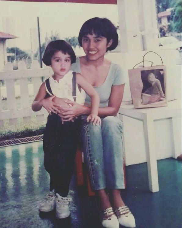 Potret Masa Muda Ibunda Cinta Laura (Instagram/@herdianak)