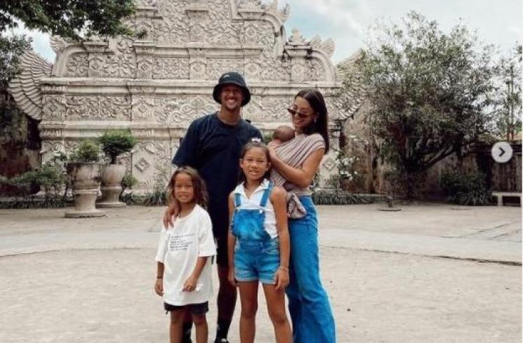 Keluarga Irfan Bachdim dan Jennifer (Instagram)
