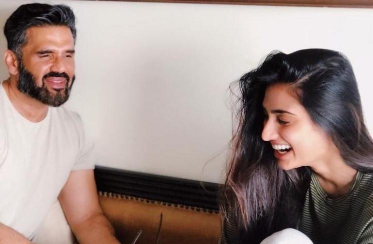 Potret Aktor Bollywood Bareng Anak Gadisnya. (Instagram/suniel.shetty)