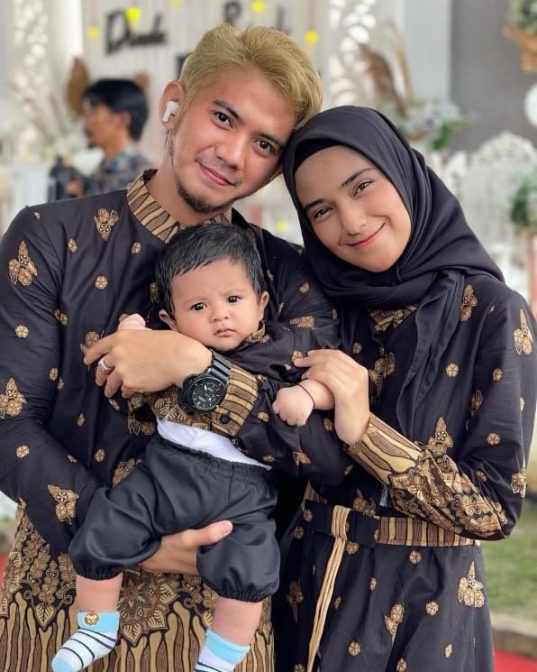 Potret mesra Rizki DA dan Nadya Mustika. (Instagram/da2_ridho)