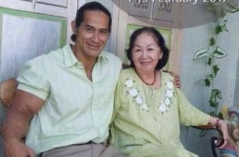 Masih Berduka, 5 Potret Kenangan Ade Rai dan Ibu yang Manis Banget