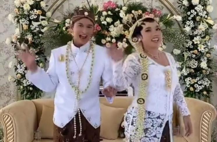 Momen Nikah Mumuk Gomez (tiktok/@mumukdaneno)