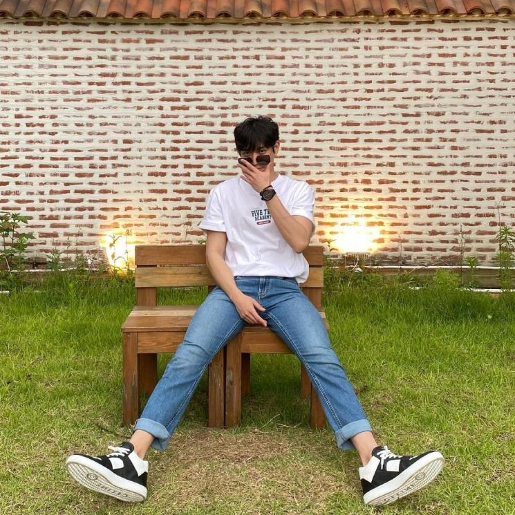 Potret Asli Kim Young Dae di Kehidupan Nyata (Instagram/@youngdae0302)