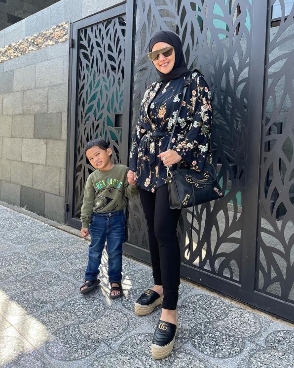 Potret Alkhalifi Anak Bungsu Meggy Wulandari (Instagram/@meggywulandari_real)