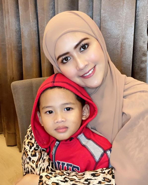 Potret Alkhalifi Anak Bungsu Meggy Wulandari (Instagram/@meggywulandari_real)