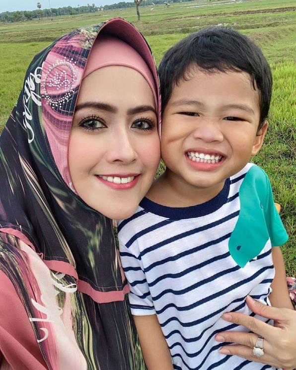 Potret Alkhalifi Anak Bungsu Meggy Wulandari (Instagram/@alkhalifi_meggy)