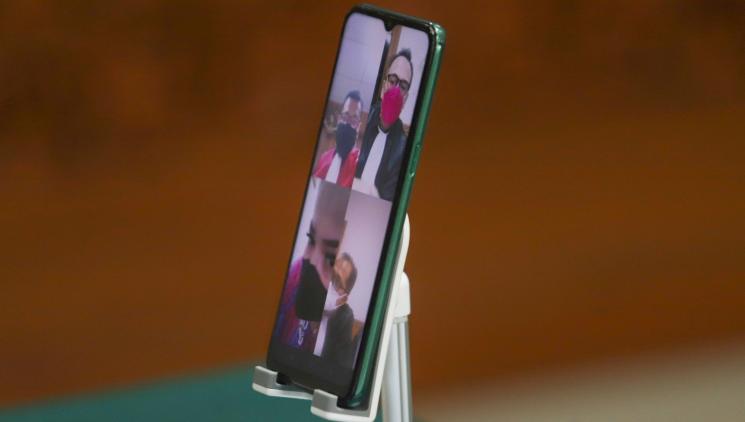 Jennifer Jill menajalani sidang kasus narkoba secara virtual di Pengadilan Negeri Jakarta Barat, Senin (2/8/2021). [MataMata.com/Alfian Winanto]