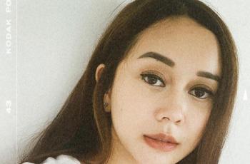 Aura Kasih ke Putrinya: Kamu Mungkin Tidak Seberuntung Anak Lain, Tapi...