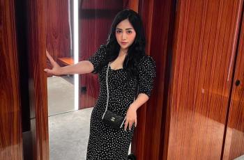 4 Potret Rachel Vennya Pakai Baju Sleveless, Harganya Murah Meriah!