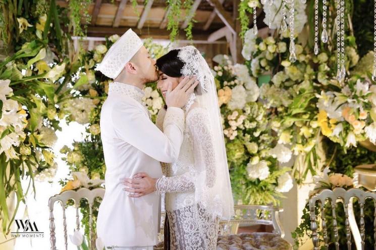 Potret Mesra Tyas Mirasih dan Suami (Instagram/@tyasmirasih)