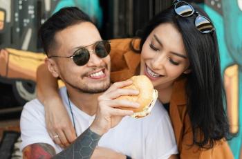 9 Potret Mesra Tyas Mirasih dan Suami Sebelum Gugatan Cerai, Penuh Kenangan Manis!