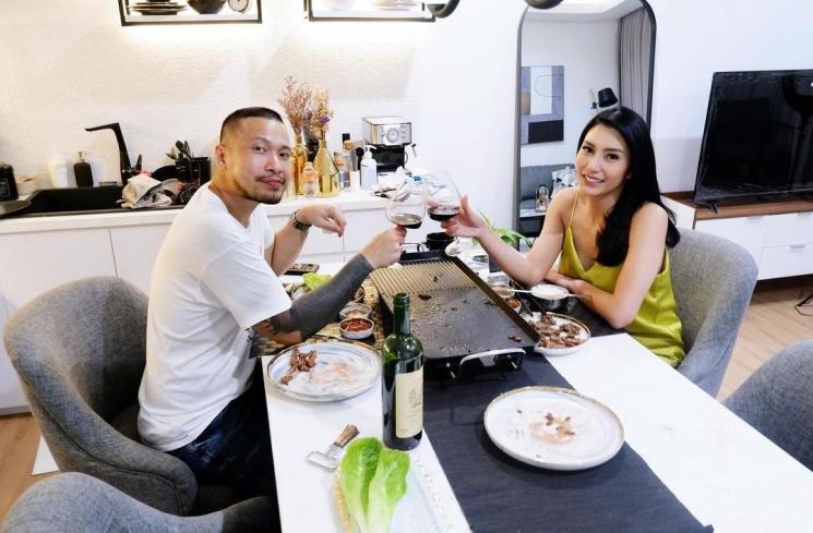 Potret Mesra Tyas Mirasih dan Suami (Instagram/@tyasmirasih)