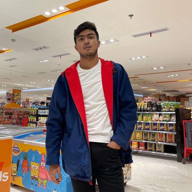 Potret ganteng Teuku Atha kakak Beby Tsabina (Instagram/@lost.sector)