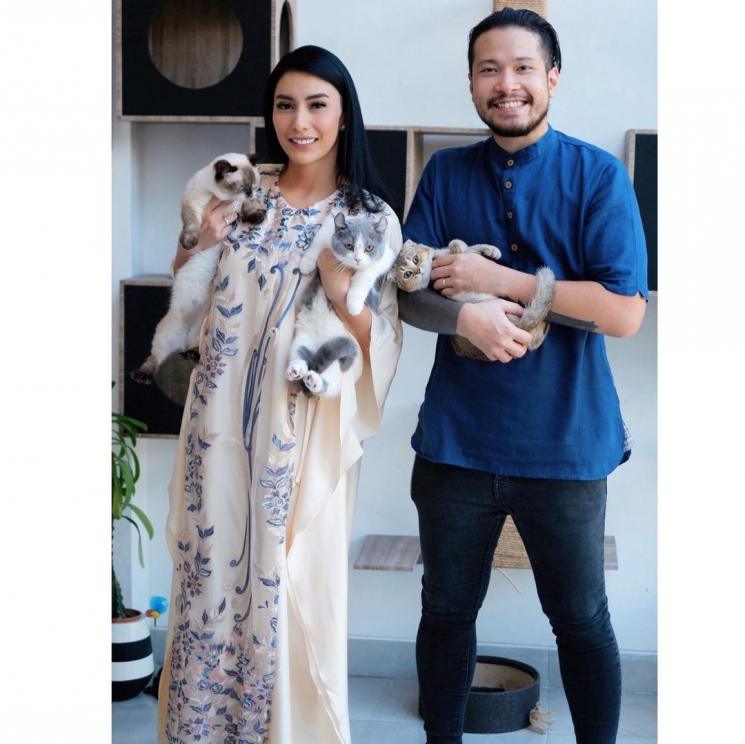 Potret Mesra Tyas Mirasih dan Suami (Instagram/@tyasmirasih)