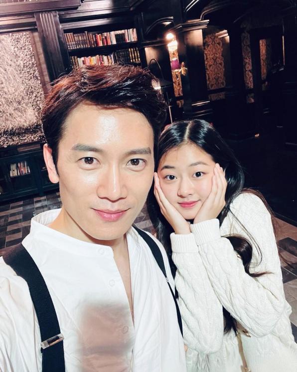 Potret Ji Sung (Instagram/@justin_jisung)