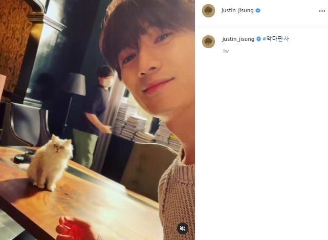 Potret Ji Sung (Instagram/@justin_jisung)