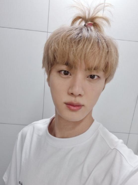 Potret Jin BTS (twitter/@bighit_music)