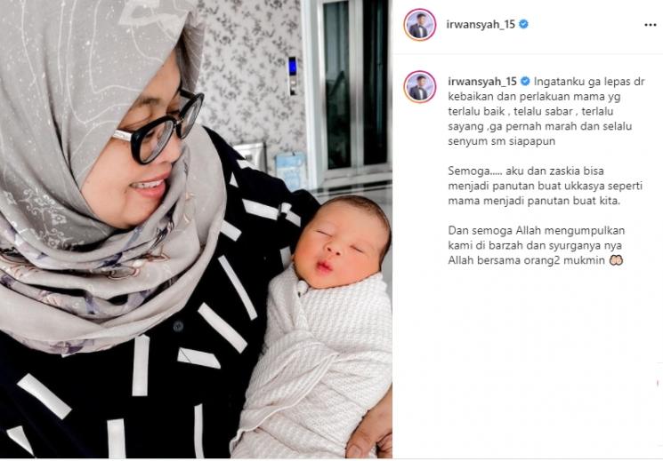 Ibu Irwansyah gendong Ukkasya (Instagram/@irwansyah_15)
