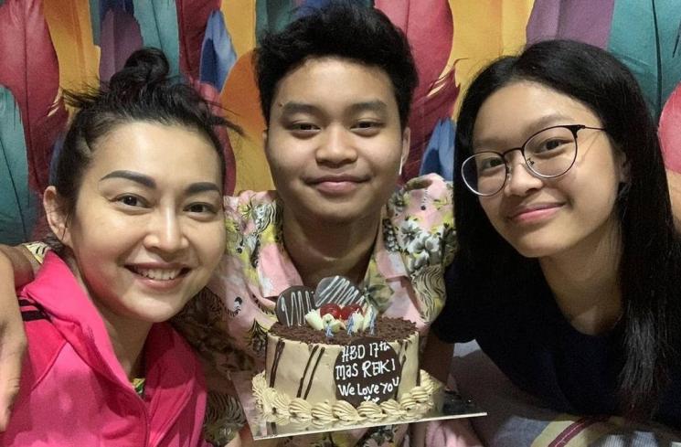Potret Keisyah Alma Putri Bungsu Ratna Listy (Instagram/@ratna_listy)