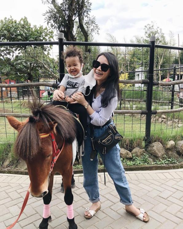 Potret istri Babe Cabita (Instagram/@fatiyw)
