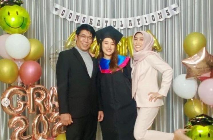 Momen wisuda Amanda Caesa (Instagram/@dienz_36)