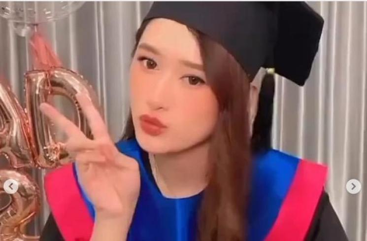 Momen wisuda Amanda Caesa (Instagram/@ancaofficial_)