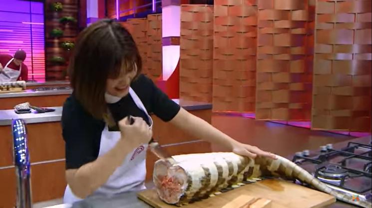 Viral Masterchef Celebrity Thailand masak pakai ekor buaya. (YouTube/MasterChef Thailand)