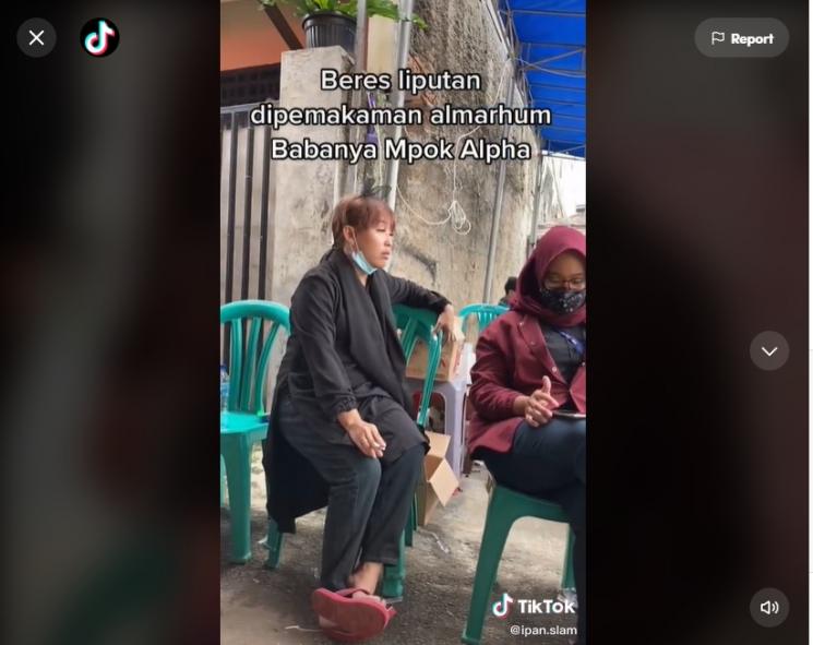Sifat asli Mpok Alpa terungkap. (TikTok)
